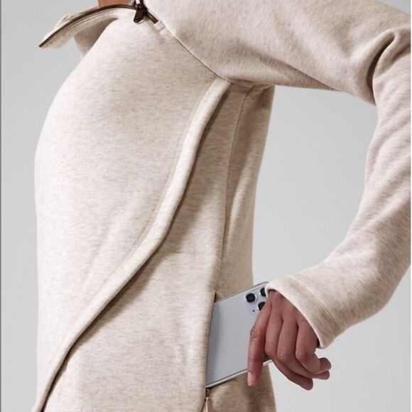 🌹Athleta Cozy Karma Asym Pullover - Picture 4 of 10